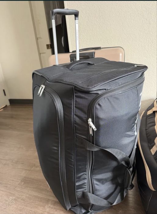 3 malas de viagem Calvin Klein, lee e dockers