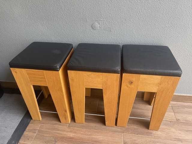 4 Bancos Altos - Madeira Massiça - Bom Estado