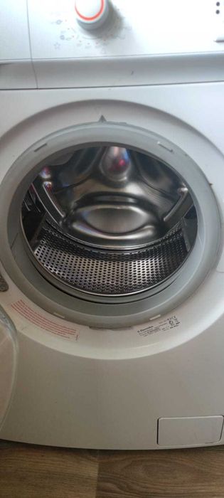 Пральна машина Electrolux EWF8040W