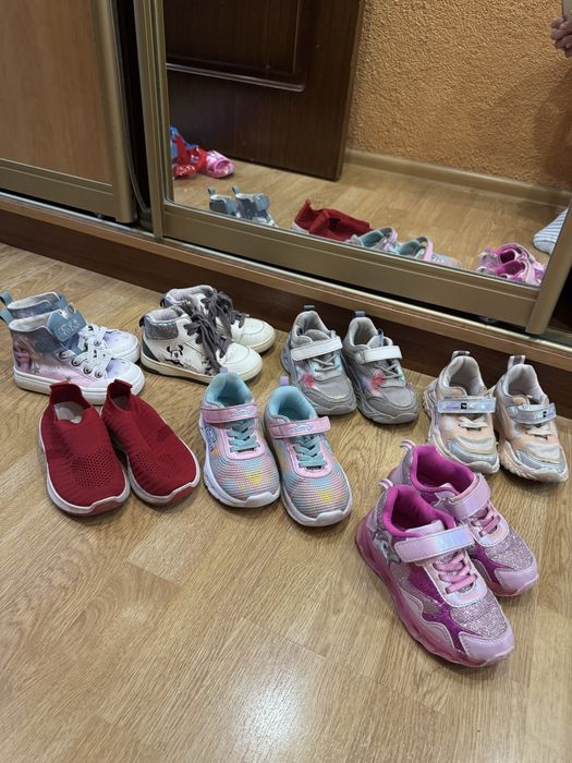 Кросівки для дівчинки