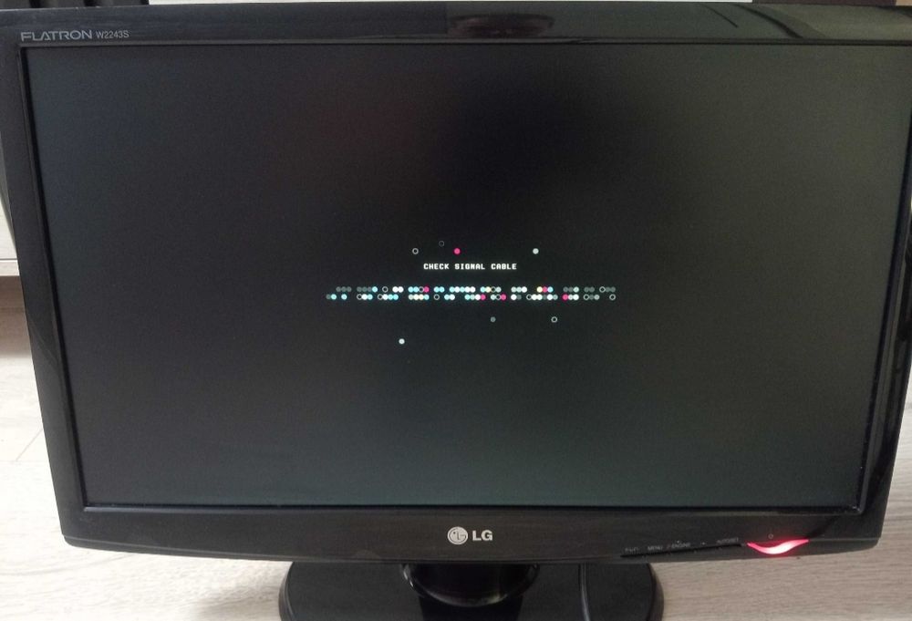 Монітор LG 2243s