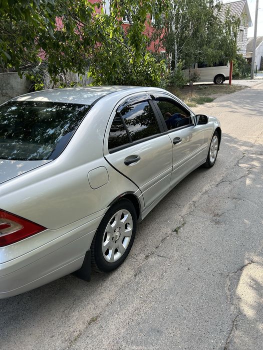 Mersedes benz W203 C200