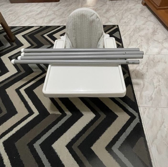 Cadeira de criança com almofadas