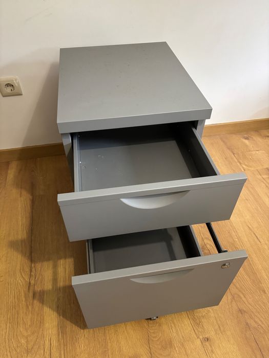 Gaveteiro / Arquivo de Escritório Metálico com Rodas