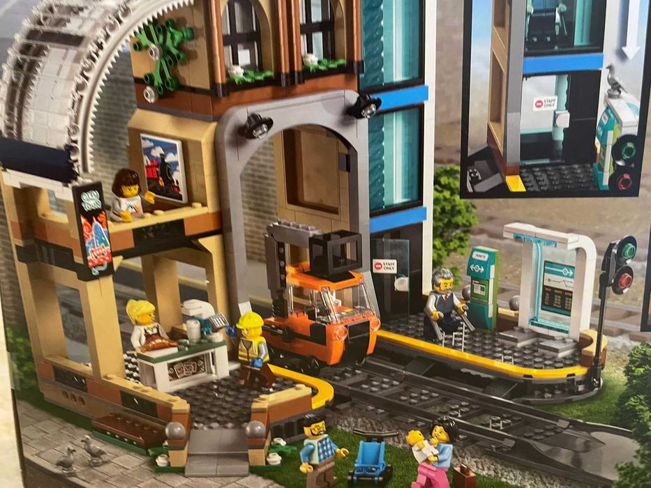 LEGO Set 60469 | Estação de Comboios Central