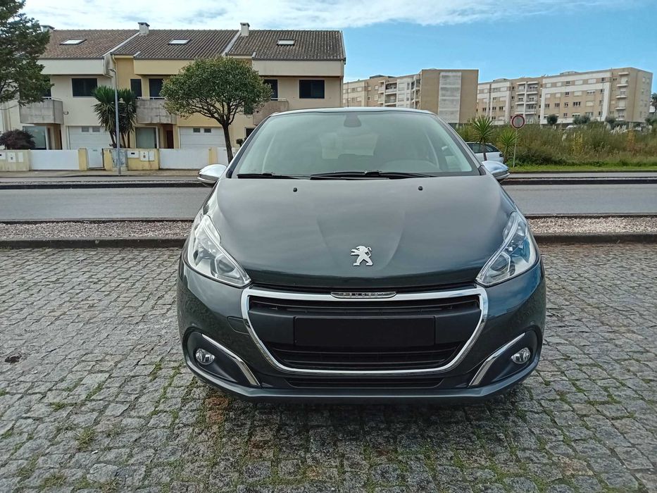 Peugeot 208 1.2i Style
