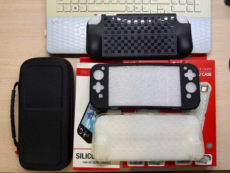 Чехлы NINTENDO SWITCH OLED - Абсолютно новые!