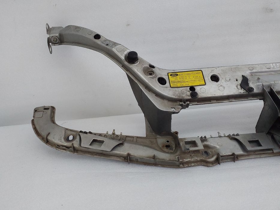 Frente em fibra ou chapa FORD Focus I Carrinha (DNW)