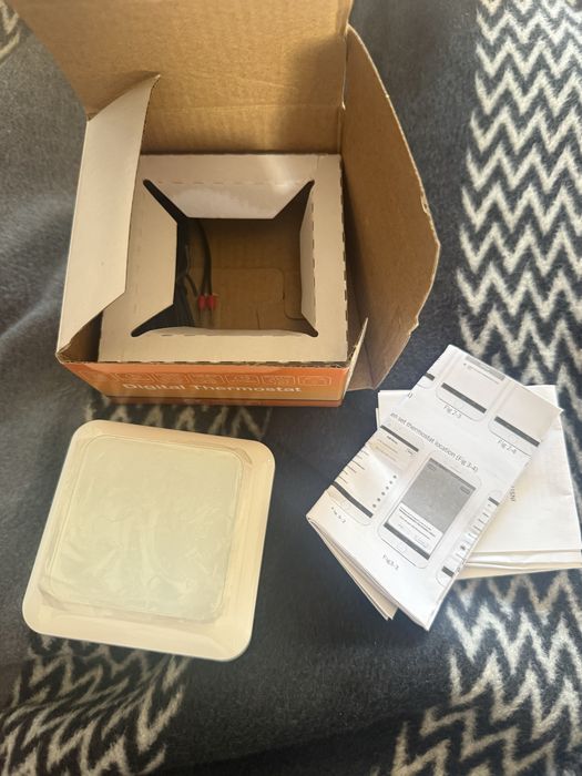 Termostat sterownik pokojowy WiFi Acurel AD137
