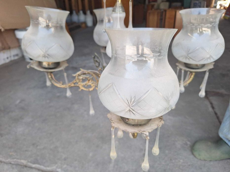 Candelabro antigo, sem nenhuma rachadura