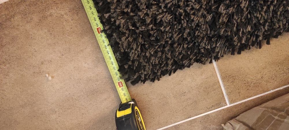 Tapete preto/cinza rato