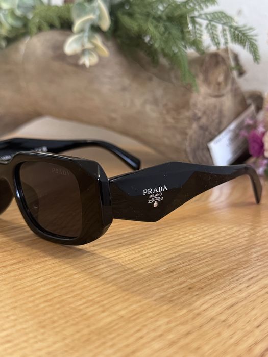 Okulary przeciwsłoneczne Prada dwie sztuki – czarne, unisex, nowe, rozmiar uniwersalny