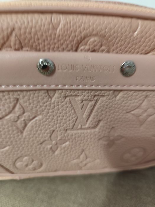 Bolsa tiracolo rosa LV com saco muito arrumação com 2 fechos  prateado