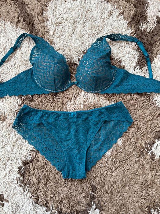 Кружевний комплект білизни