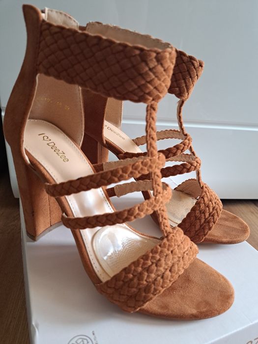 Deezee 39 , raz założone