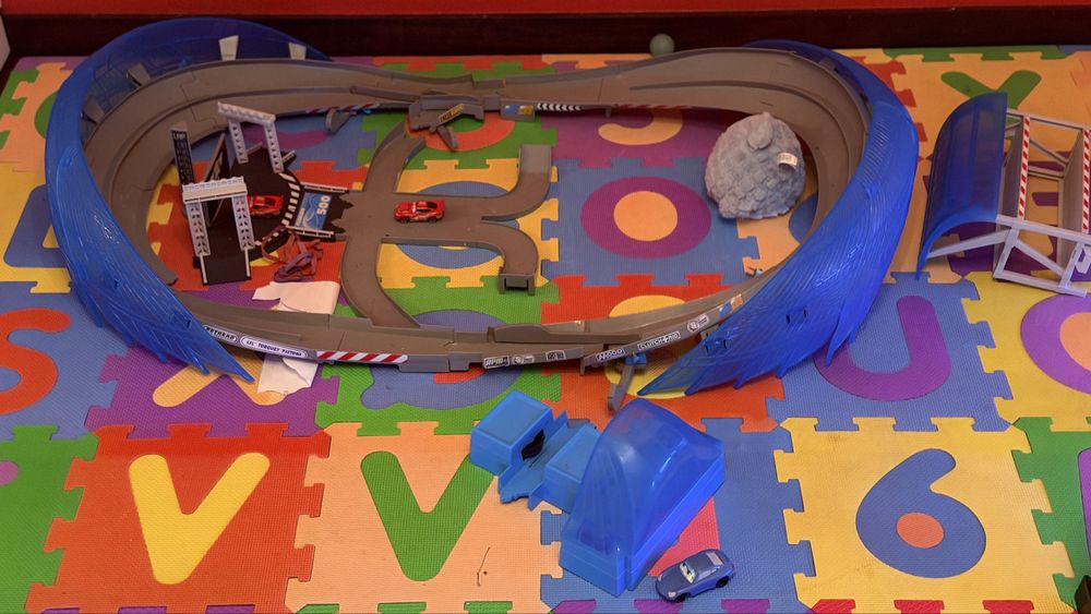 Posta hot wheels com caixa