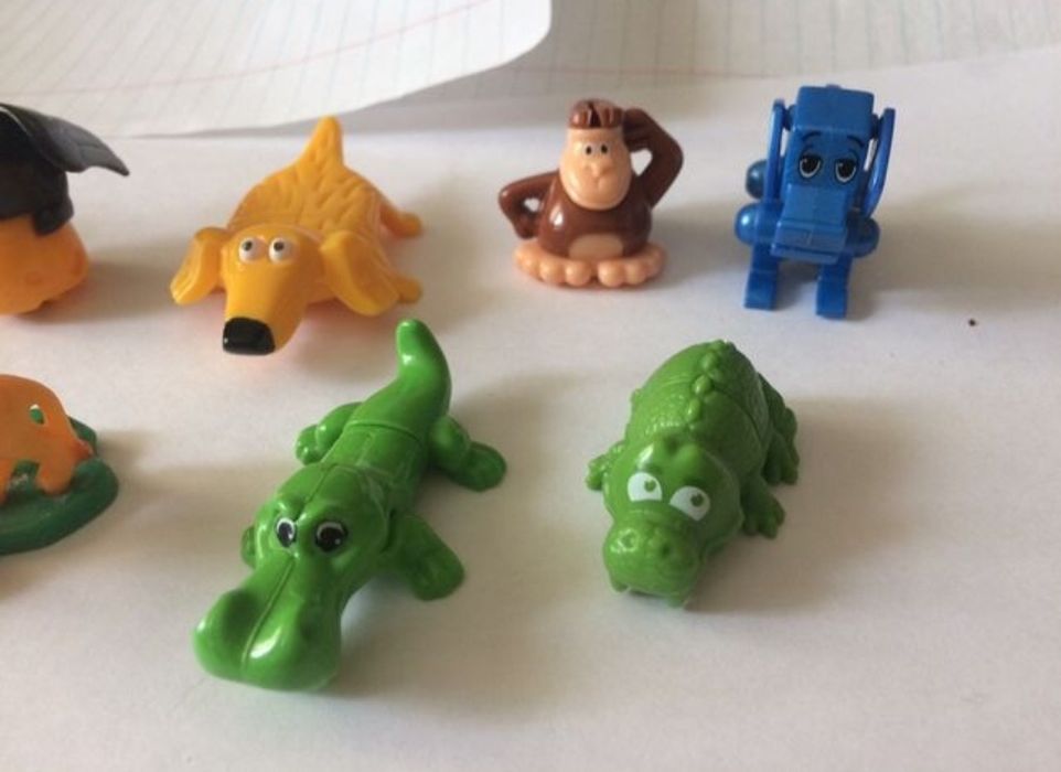 Игрушки из киндеров