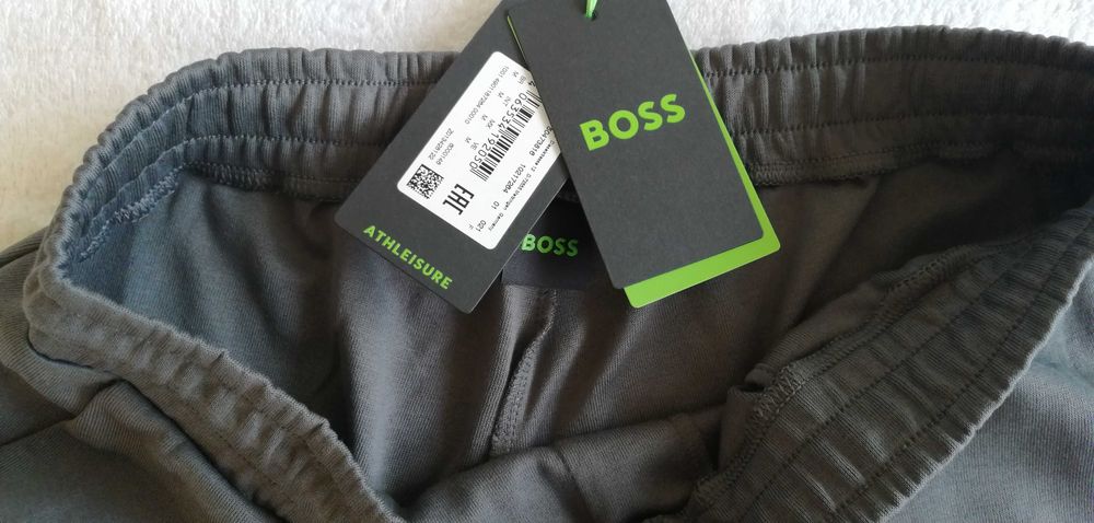 Krótkie szorty dresowe BOSS rozm. M