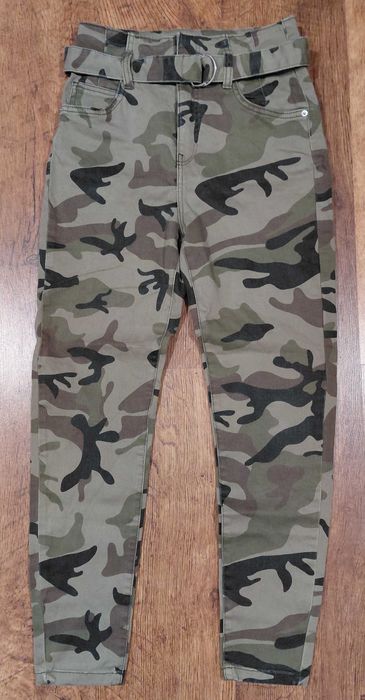 Spodnie moro BERSHKA EUR 36