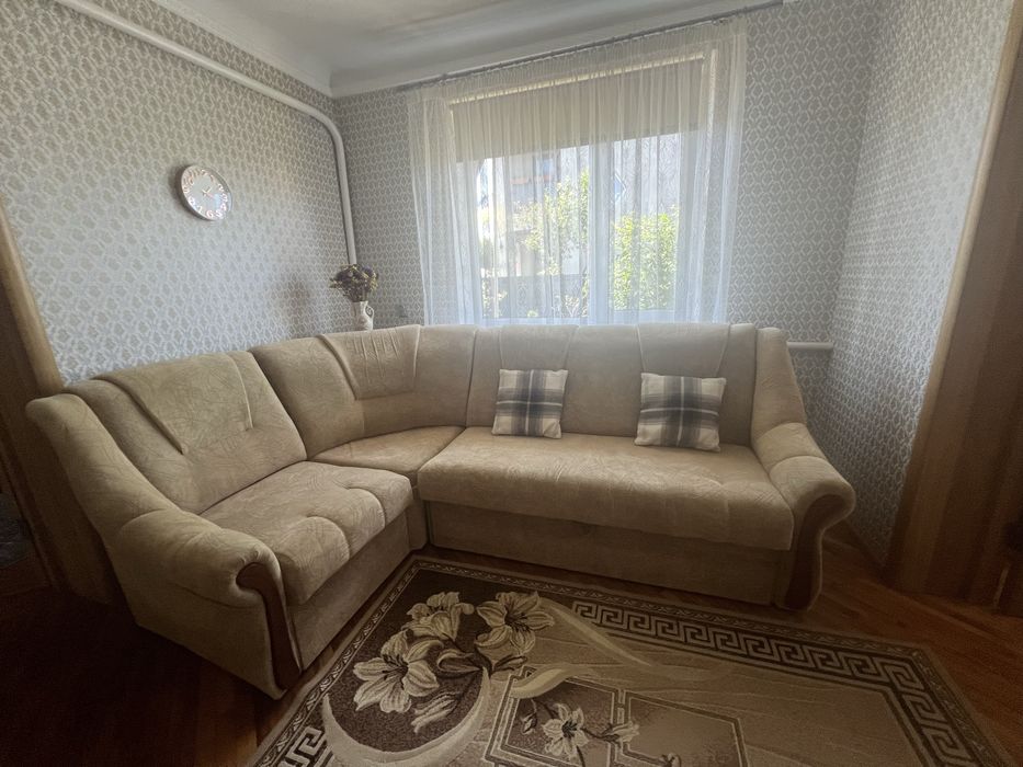 диван в хорошому стані