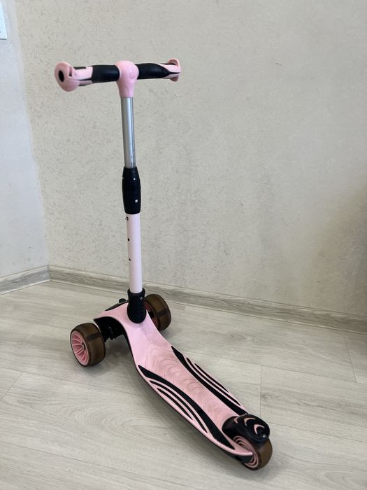 Трохколісний самокат Maraton Golf