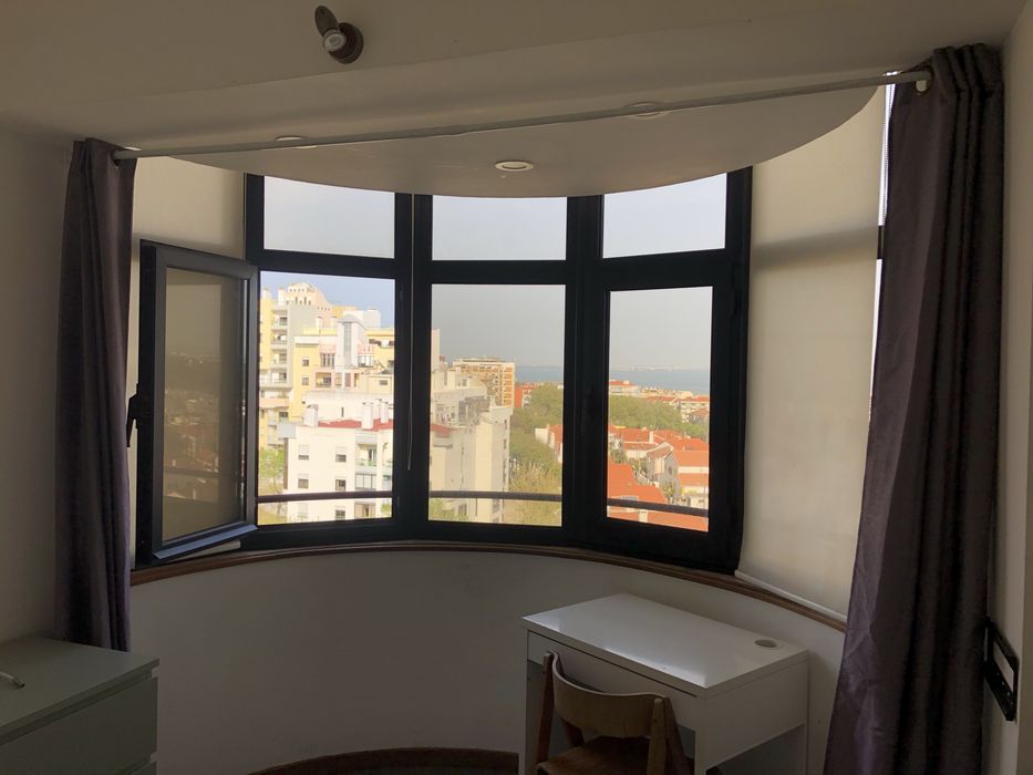 Quarto individual Almada