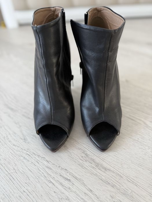 Шкіряні літні ботільйони zara