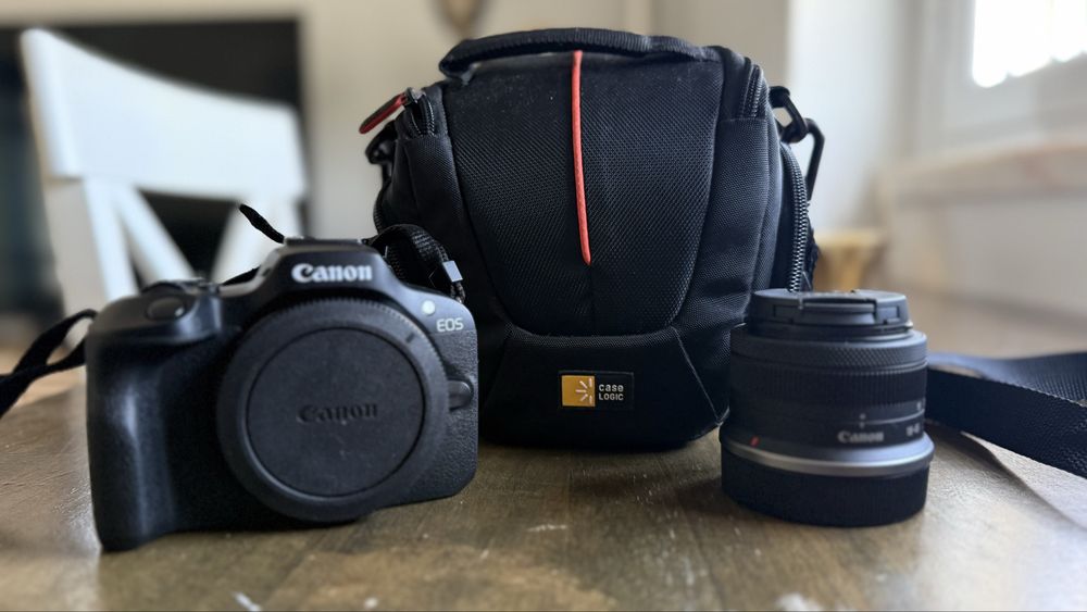 Canon R100 mirrorless