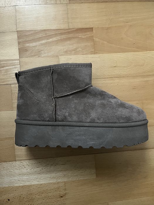 Buty emu.