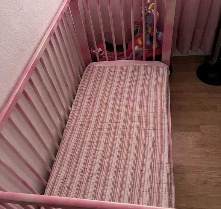 Berço/cama + Colchão
