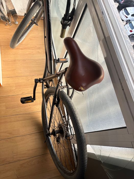 bicicleta   E móve para quarto