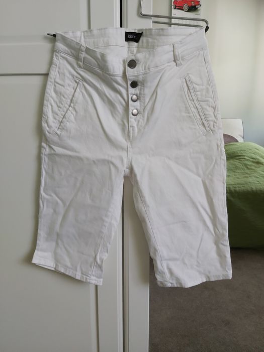 Białe krótkie spodnie / Janina-KIK / rozm.36