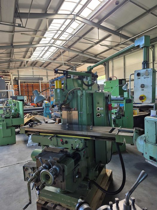 narzędziowa frezarka uniwersalna