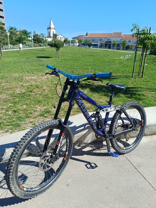 Vendo bicicleta downhill
