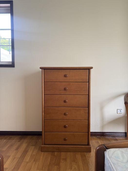 Conjunto de Quarto em Madeira Maciça