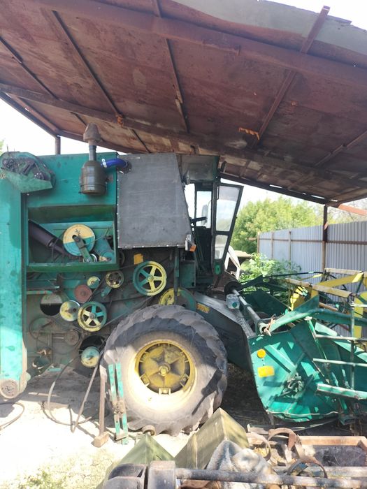 Комбайн Вольво 830s