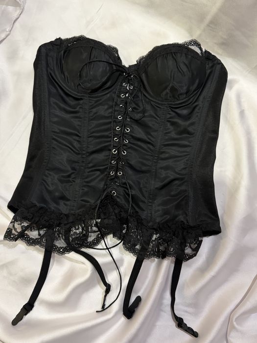 Ідеальний чорний корсет