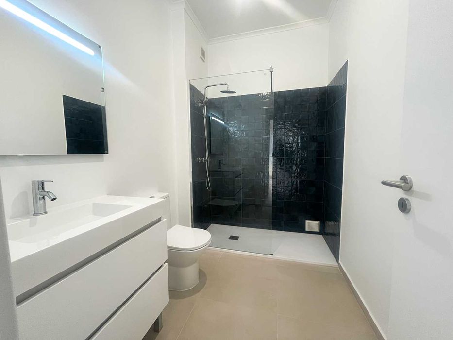 Arrenda-se Apartamento T2 Remodelado - P. NOVO (Centro)