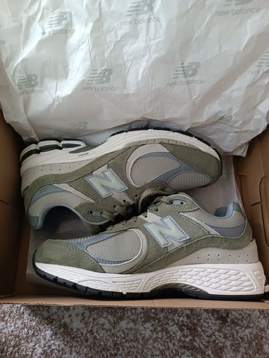 Кросівки New Balance 2002R