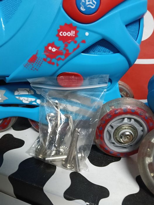 Patins em linha azuis