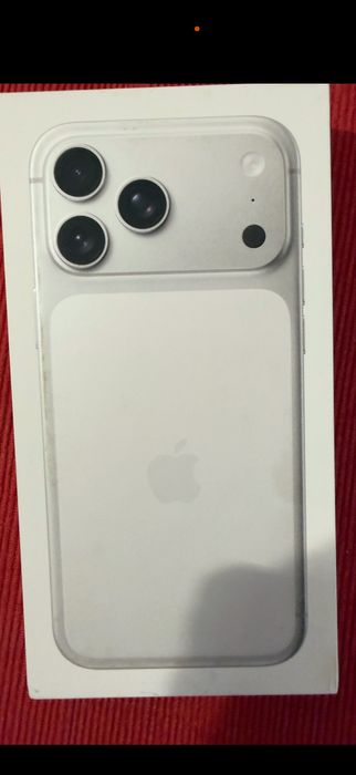 Iphone 17 pro max Silver 256gb Novo .