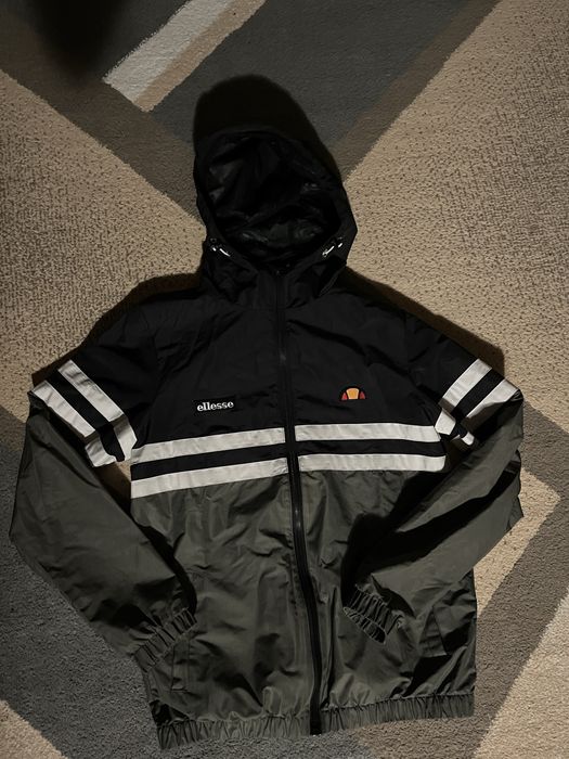 Вітровка ellesse