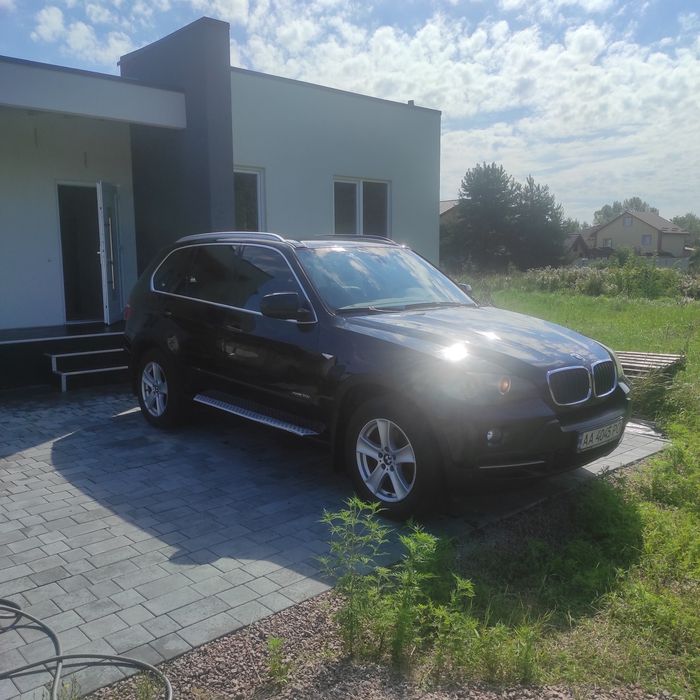 Продам БМВ Х5 е70 бензин