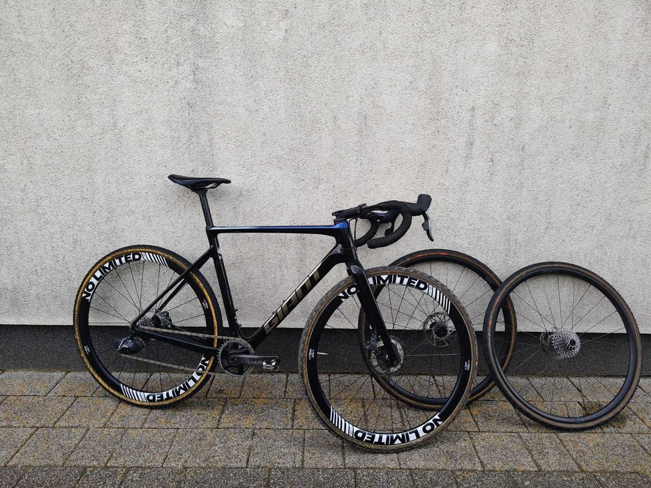 Giant TCX (przełaj CX) Rozmiar M | SRAM Force AXS | 2 komplety kół | No Limited