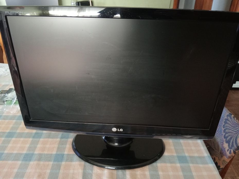Monitor LG Flatron W2453TQ