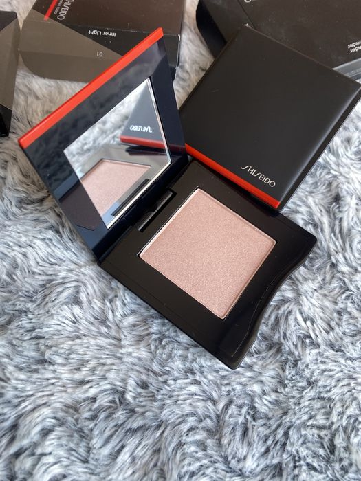 Оксамитові рум'яна-хайлайтер shiseido 01 inner light innerglow