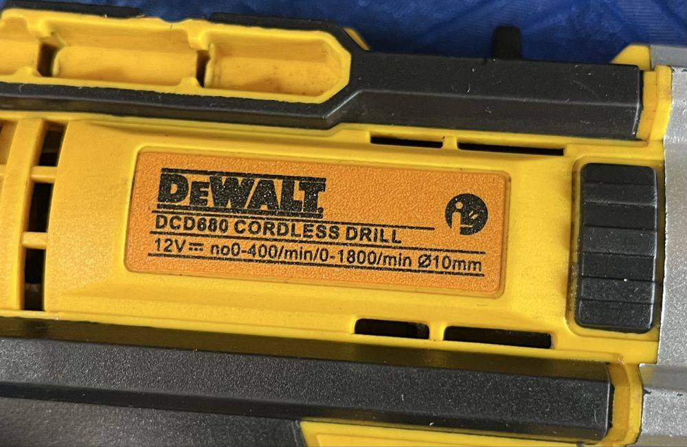 DeWALT DCD680 Шуруповерт 12V 2 АКБ Кейс