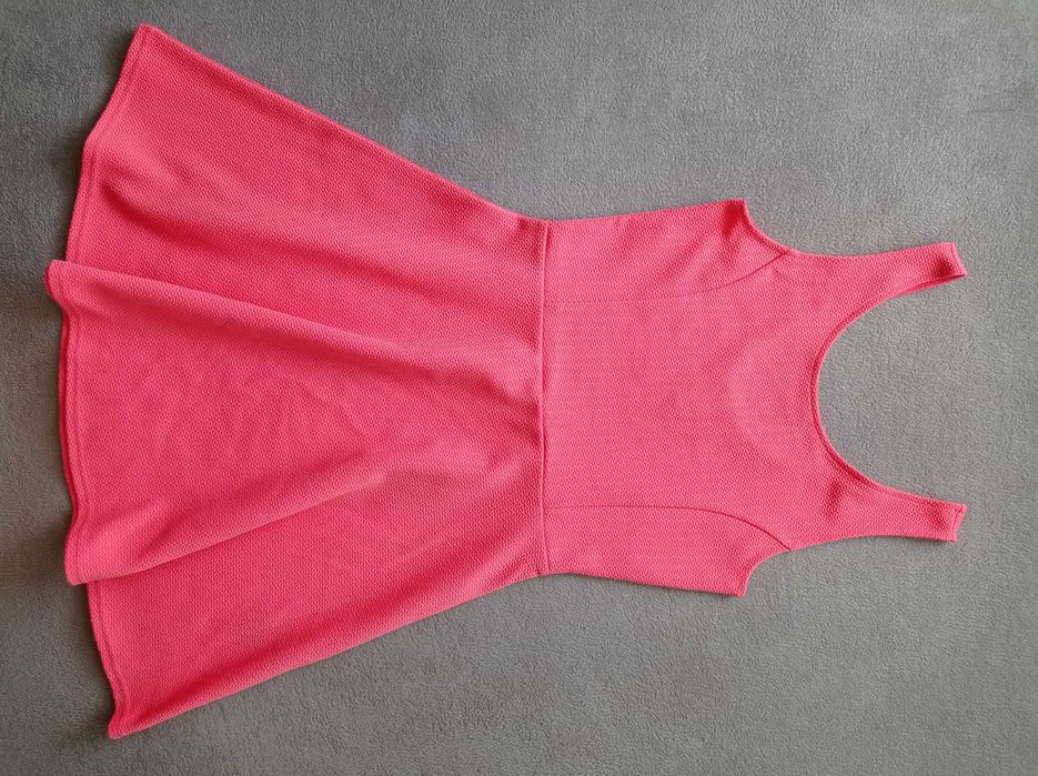 Różowa sukienka H&M 36 S rozkloszowana krótka