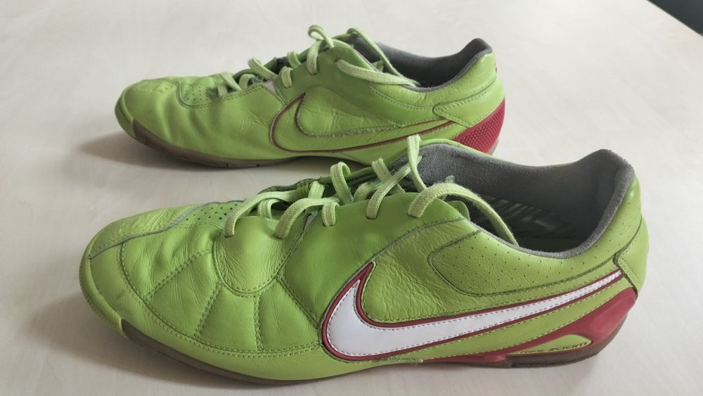 Buty halowe NIKE skóra rozm. 43 - 44
