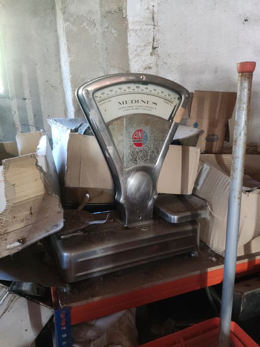 Balança antiga sem prato